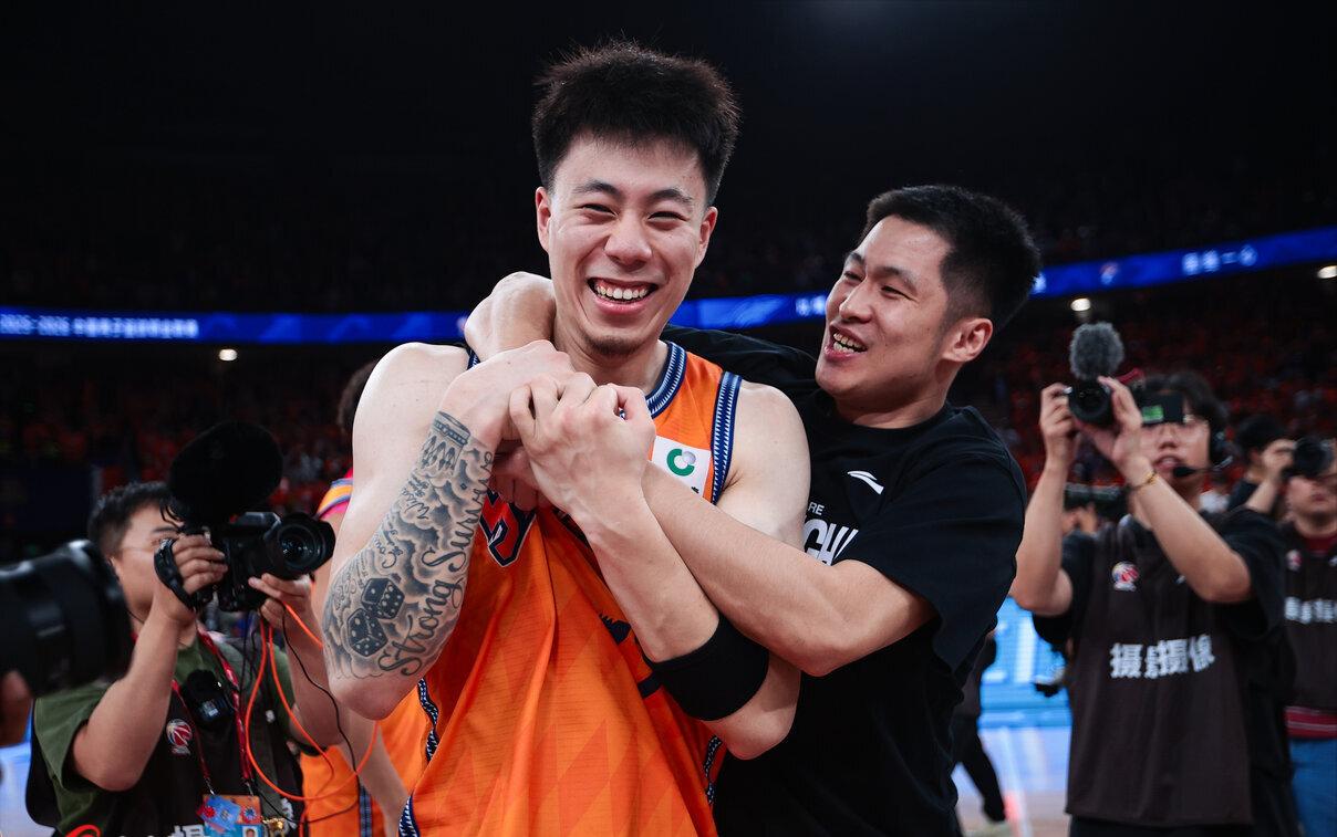 好莱坞女星观战NBA总决G5引热议
