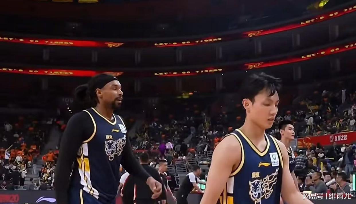 NBA曝多消息 总决G5字母哥交易