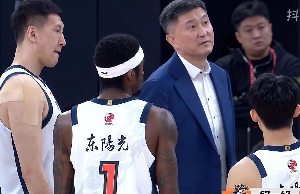 魔术首轮出局后完成换帅