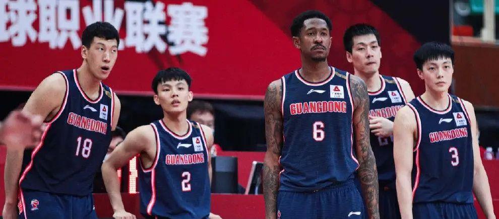 美国亿万富豪抢购球队,原因惊人!